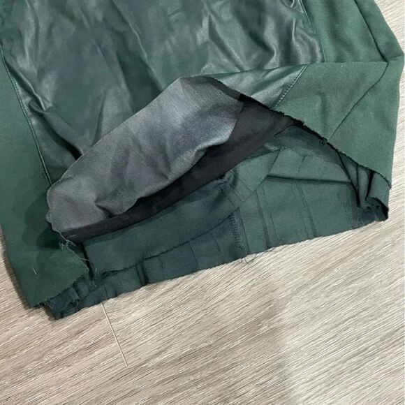 Green Faux Leather Panel  Skirt Small - Picture 6 of 6
